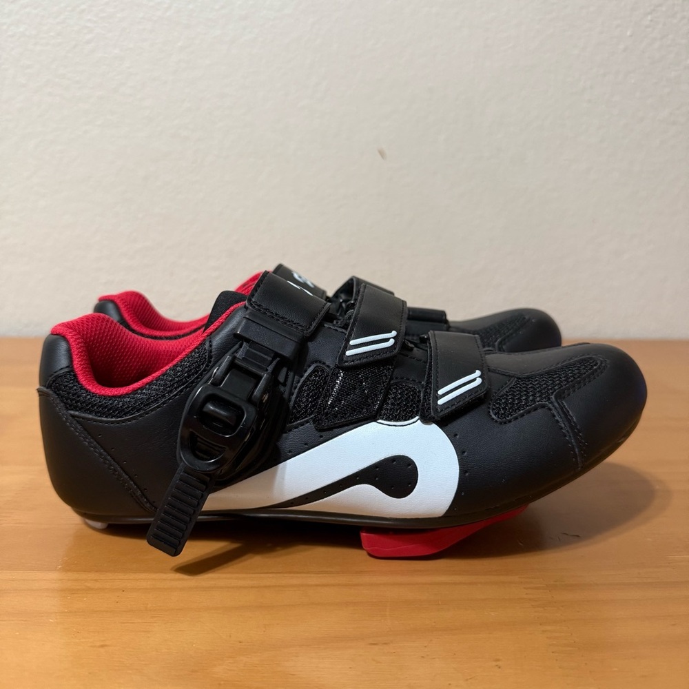 Peloton Cycling Shoes - Women - Size 8 (38), black and red.